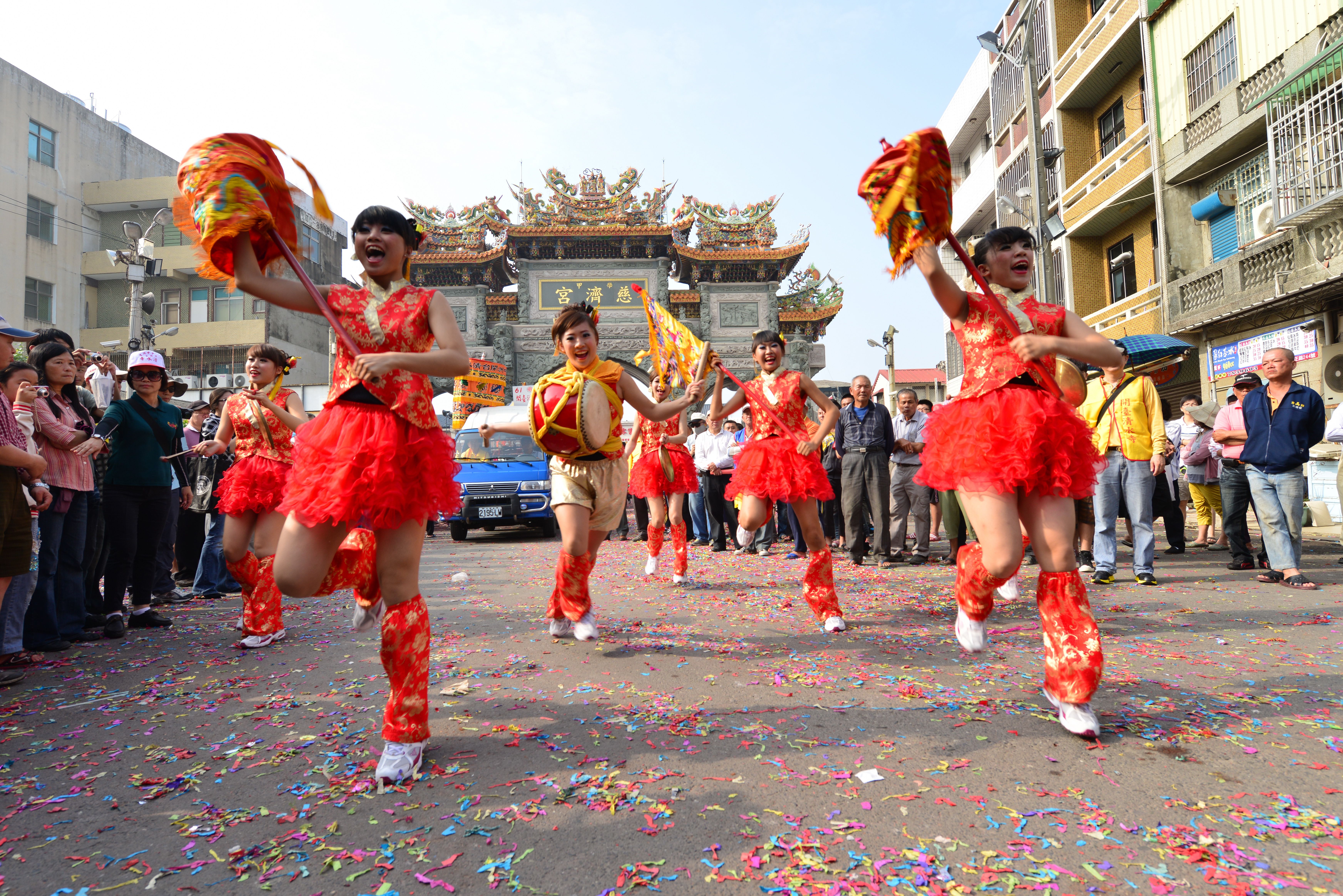 學甲上白礁暨刈香—現代跳鼓陣
